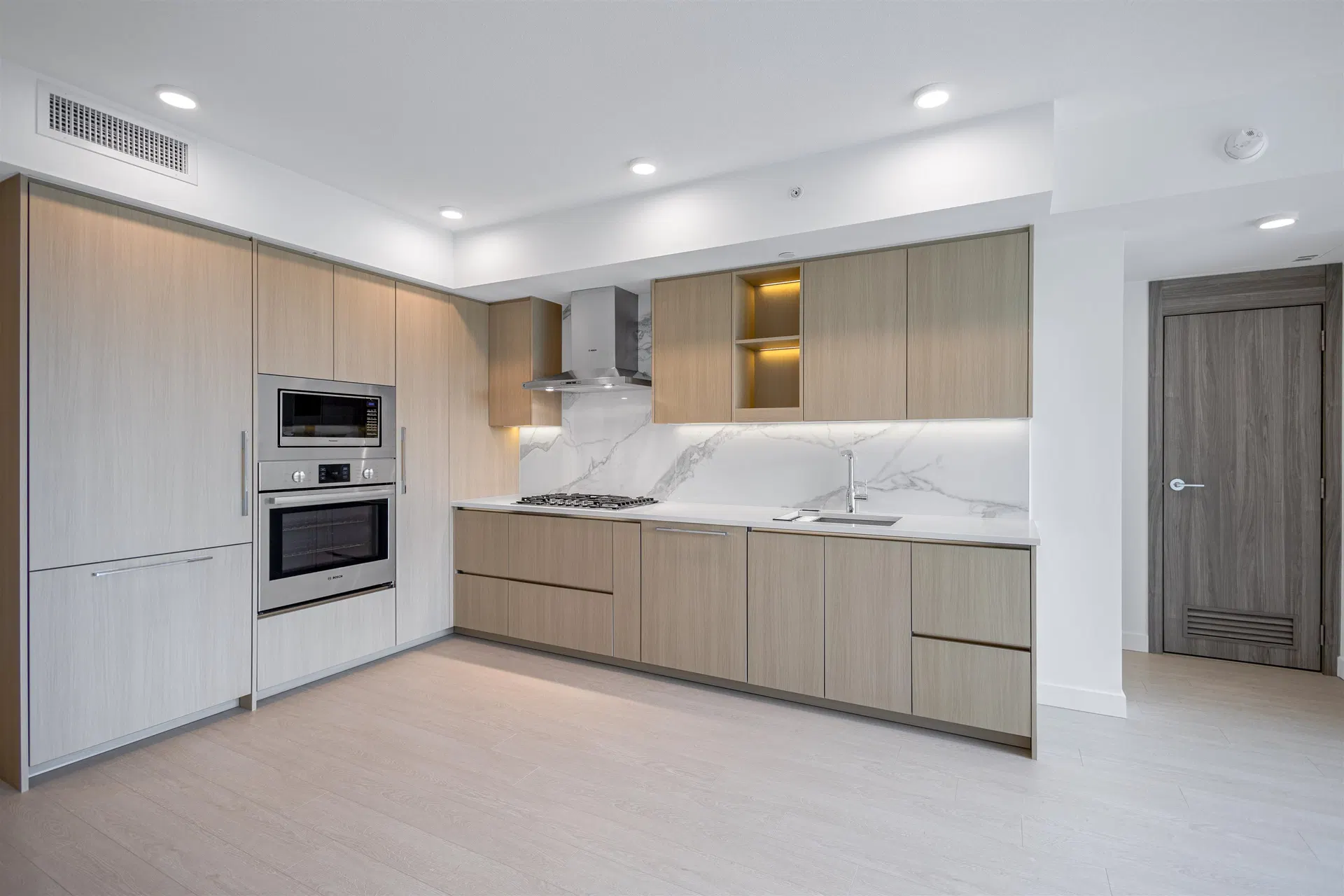 Photo 3 of 23 at #909 – 13768 100 Avenue