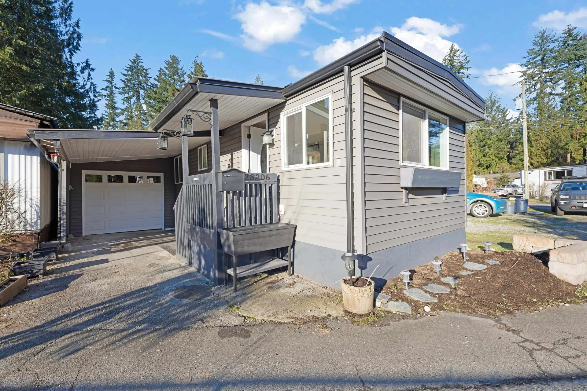 Photo 2 of 31 at 23206 Calvin Crescent
