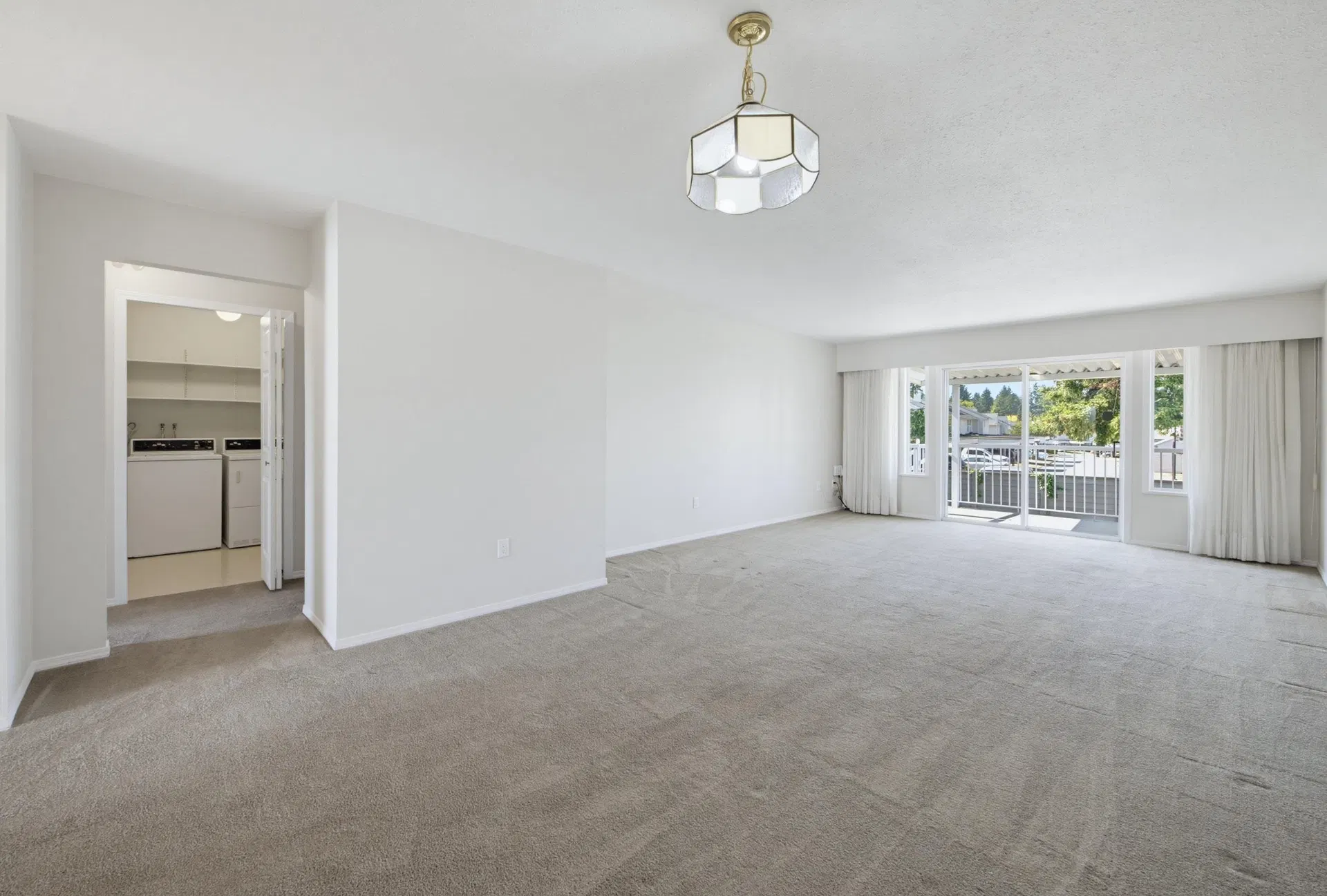 Photo 4 of 37 at #86 – 32691 Garibaldi Drive