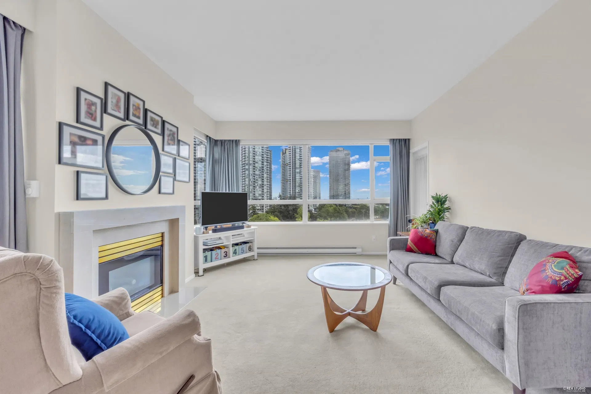 Photo 3 of 28 at #901 – 6521 Bonsor Avenue