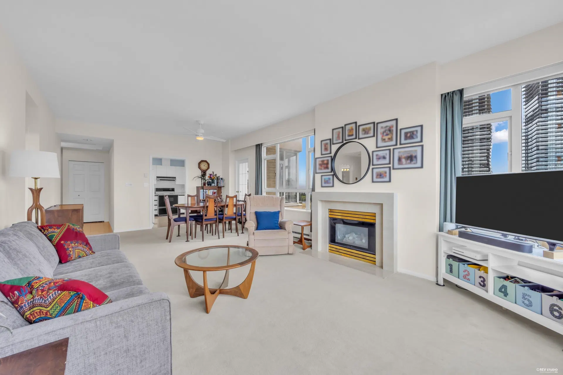Photo 5 of 28 at #901 – 6521 Bonsor Avenue