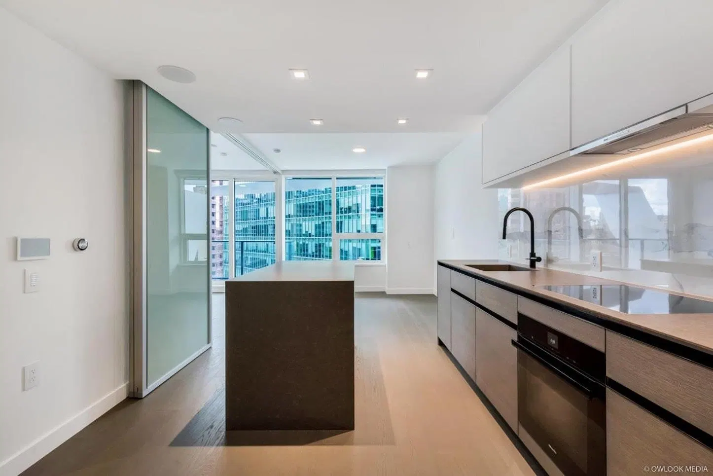 Photo 4 of 26 at #1504 – 620 Cardero Street