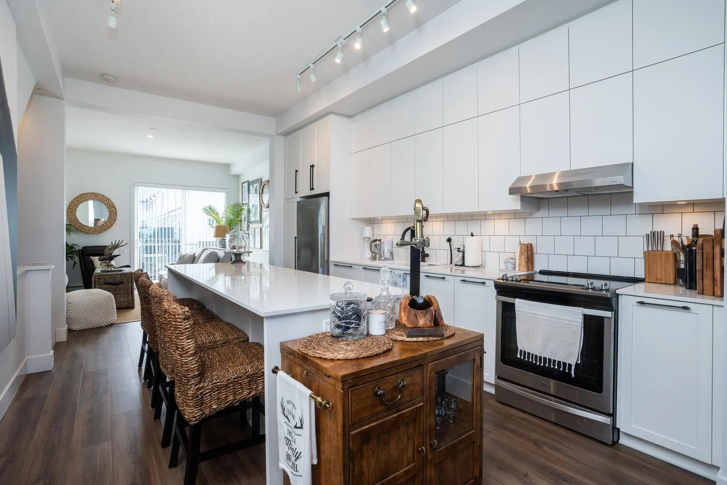 Photo 5 of 31 at #3 – 4716 Orca Way