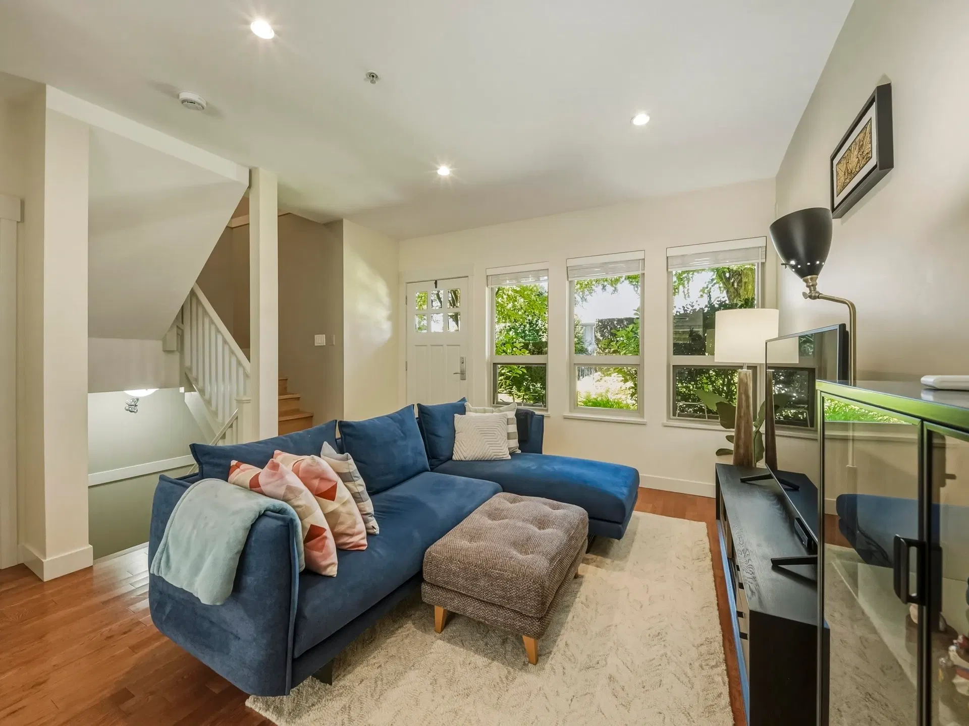 Photo 4 of 40 at 2990 Chesterfield Avenue