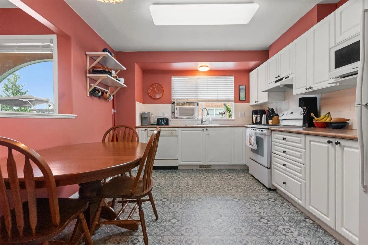 Photo 5 of 35 at #31 – 9470 Hazel Street