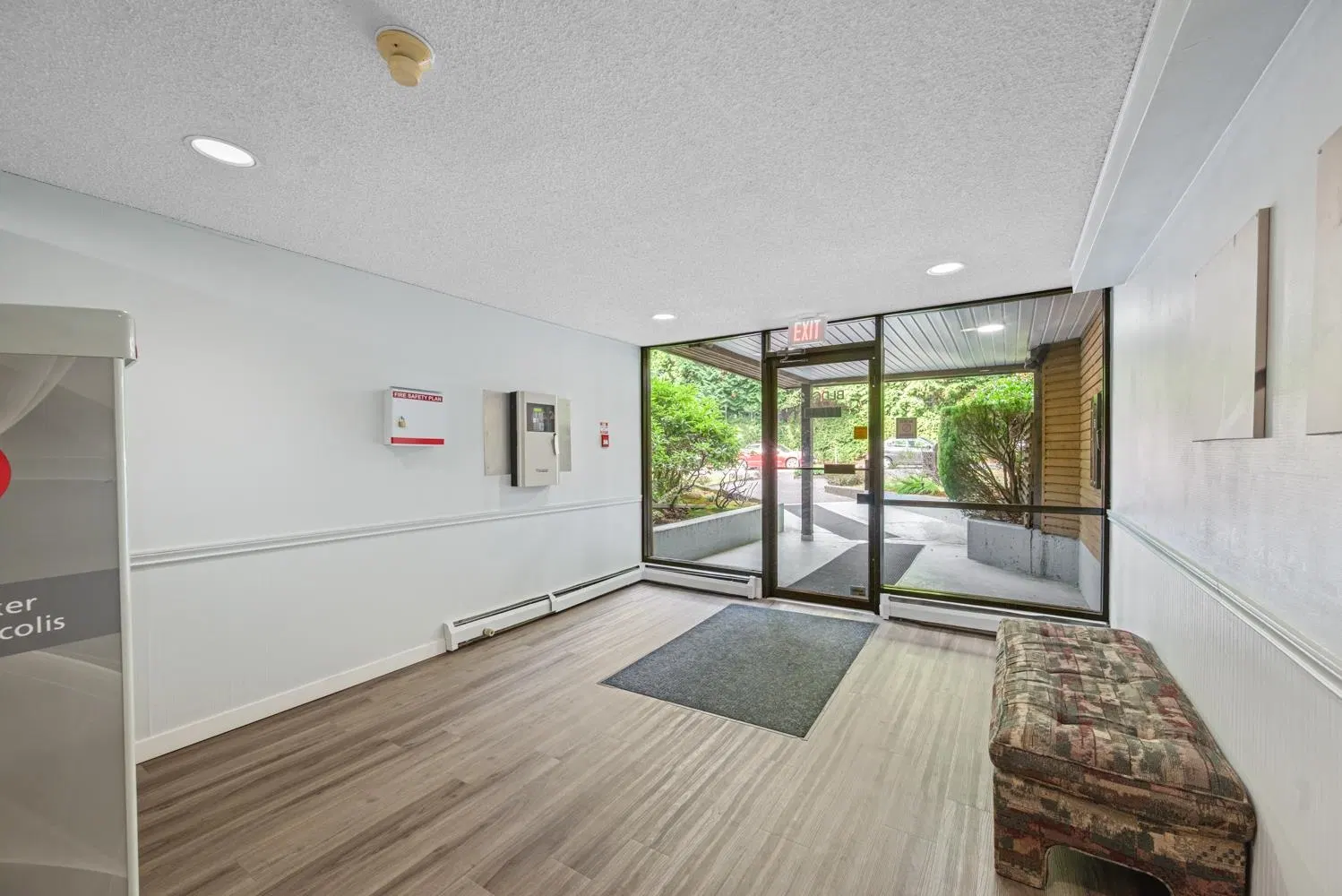 Photo 5 of 28 at #112 – 10644 151a Street