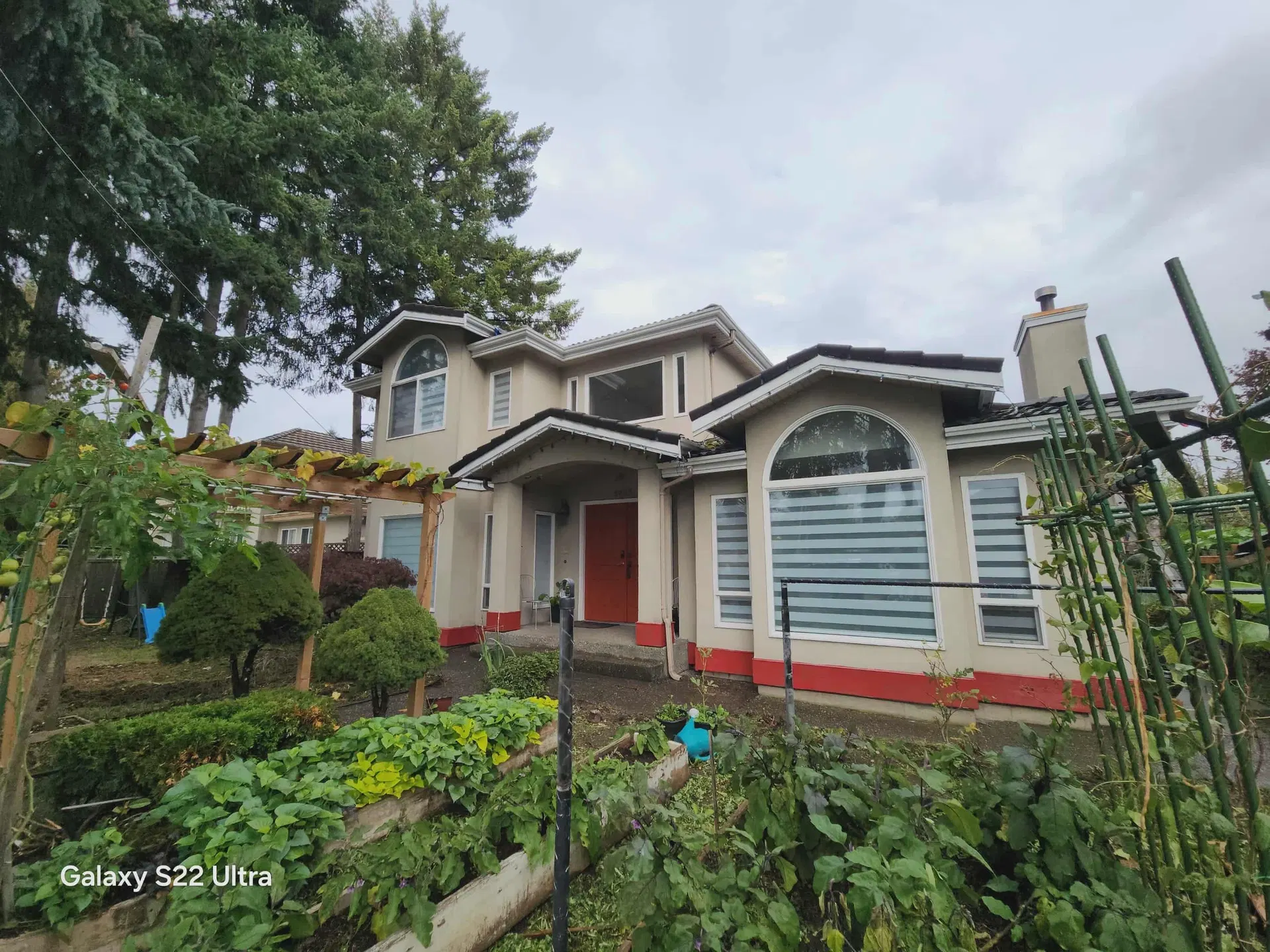 Photo 2 of 30 at 8222 144 Street
