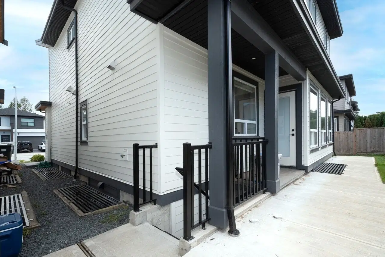 Lower Suite – 7137 204a Street