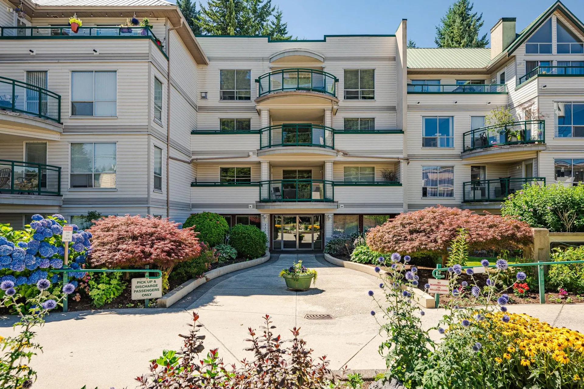 Photo 1 of 36 at #302 – 33280 E Bourquin Crescent