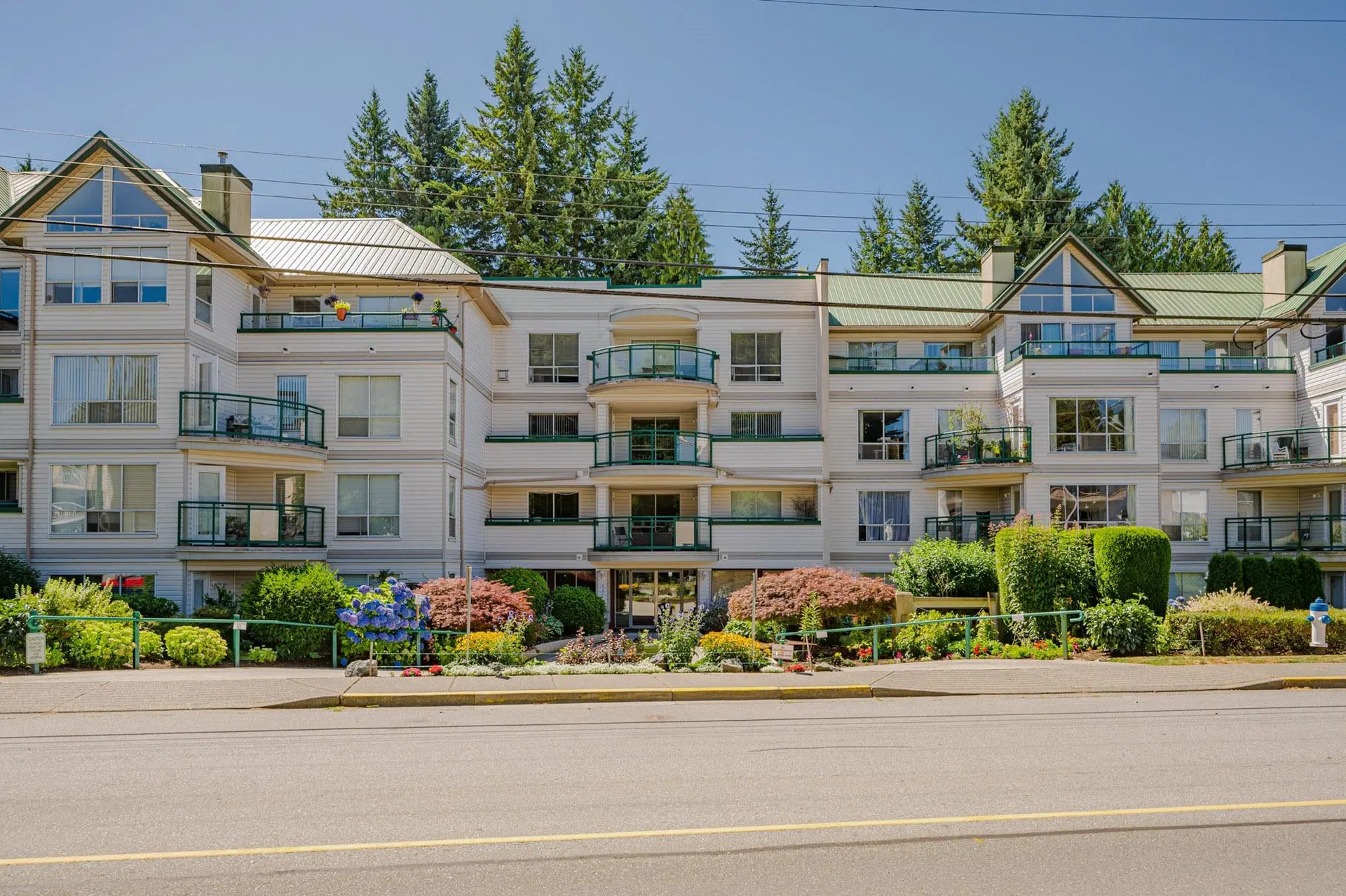 Photo 2 of 36 at #302 – 33280 E Bourquin Crescent