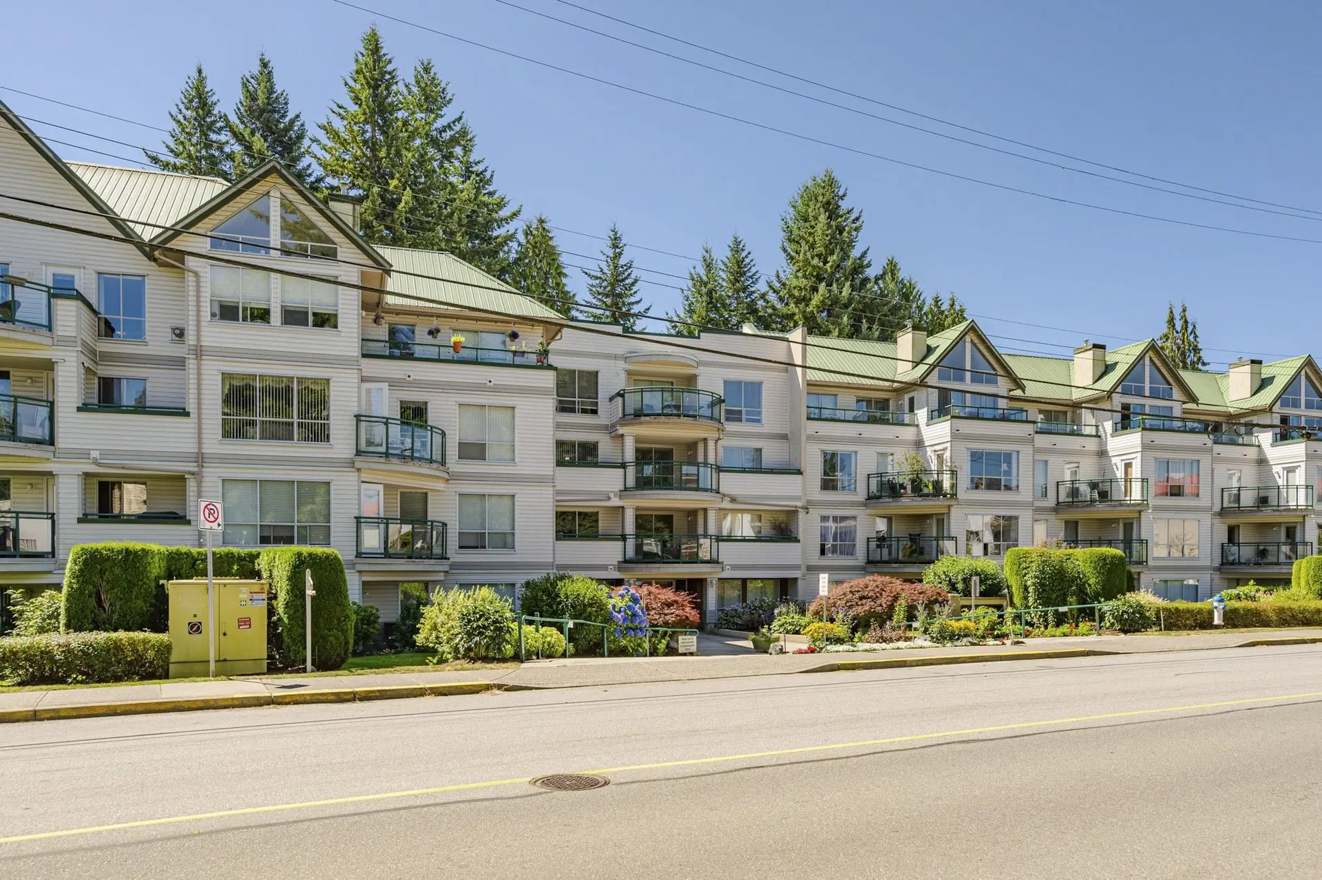 Photo 3 of 36 at #302 – 33280 E Bourquin Crescent