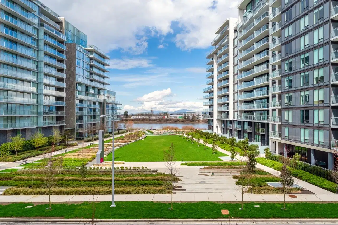 #305 – 6688 Pearson Way