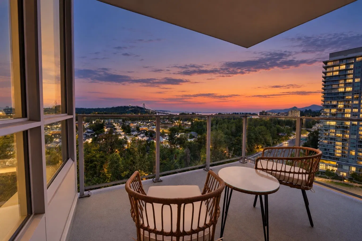 Photo 3 of 31 at #1405 – 1632 Lions Gate Lane
