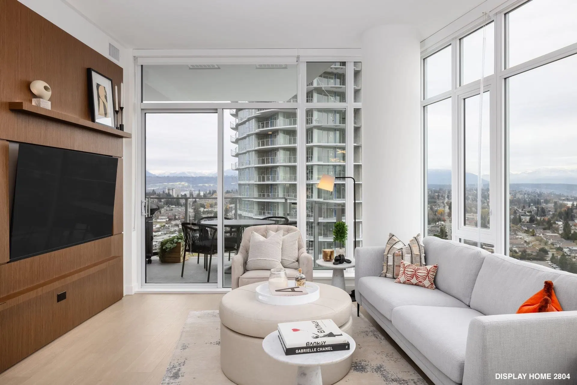 Photo 4 of 10 at #2104 – 7683 Park Crescent