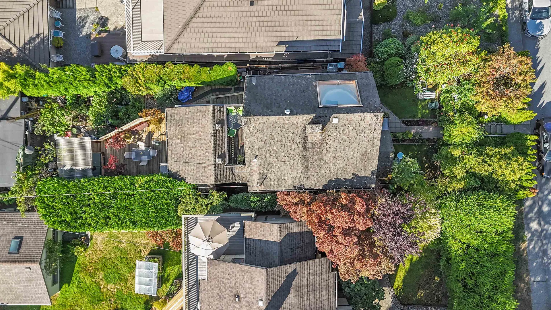 Photo 4 of 40 at 319 E 27th Street