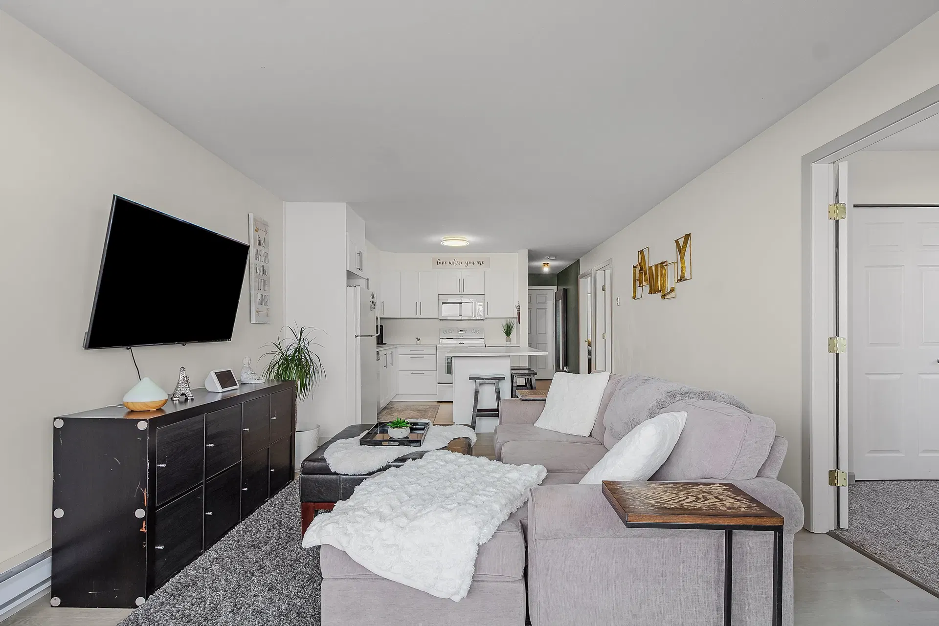 Photo 4 of 29 at #214 – 45669 Mcintosh Drive