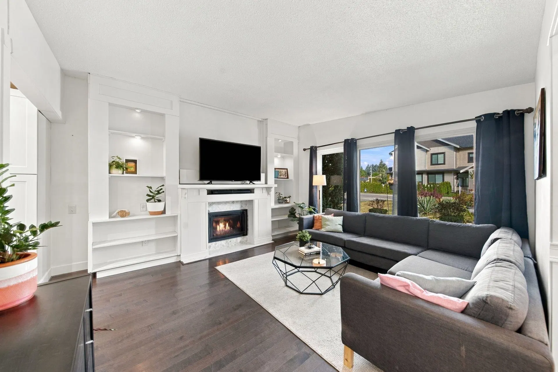 Photo 5 of 40 at 1432 Barberry Drive
