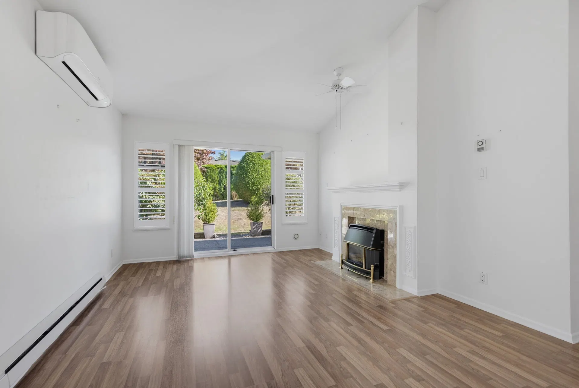 Photo 5 of 40 at #97 – 8737 212 Street