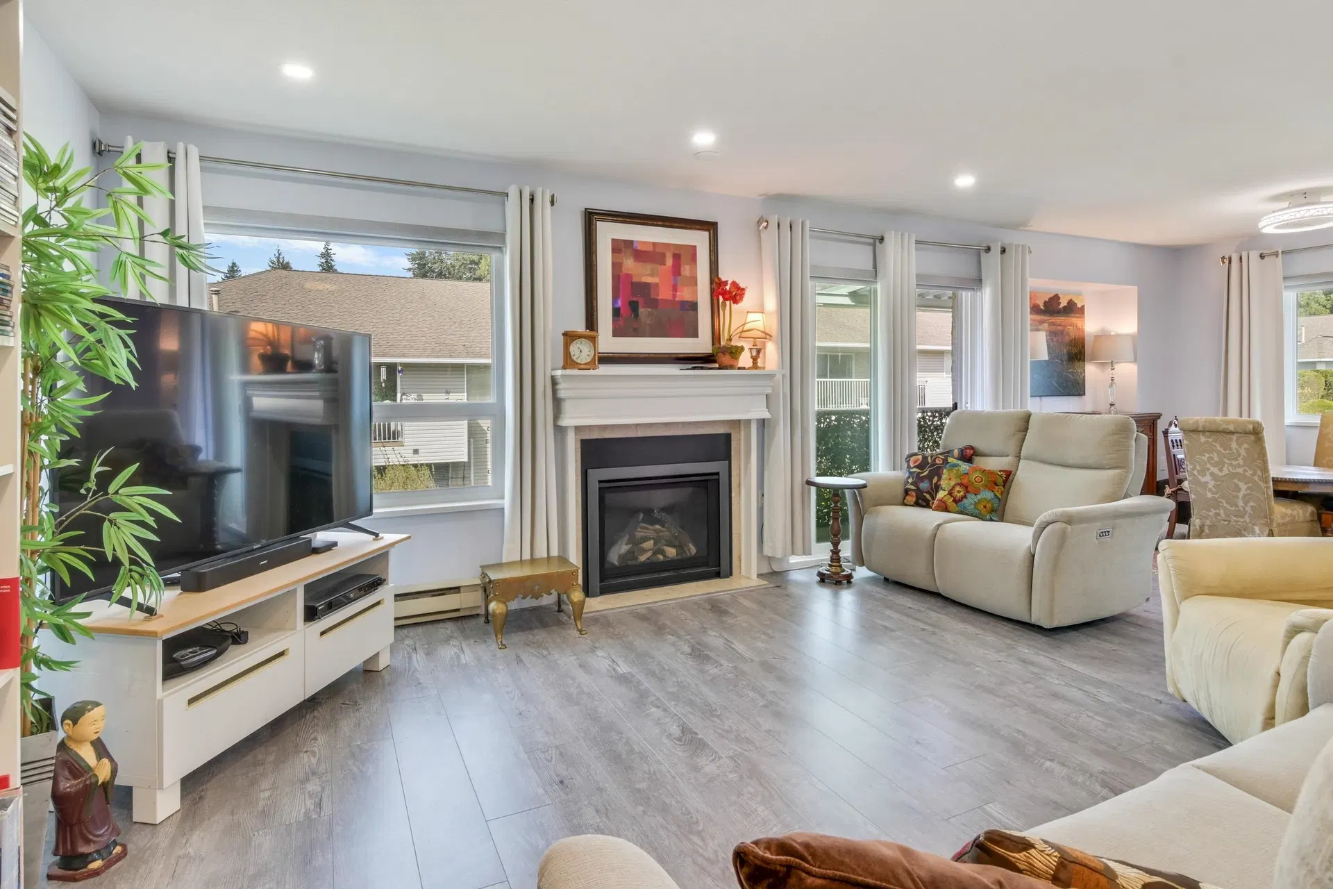 #20 – 2475 Emerson Street