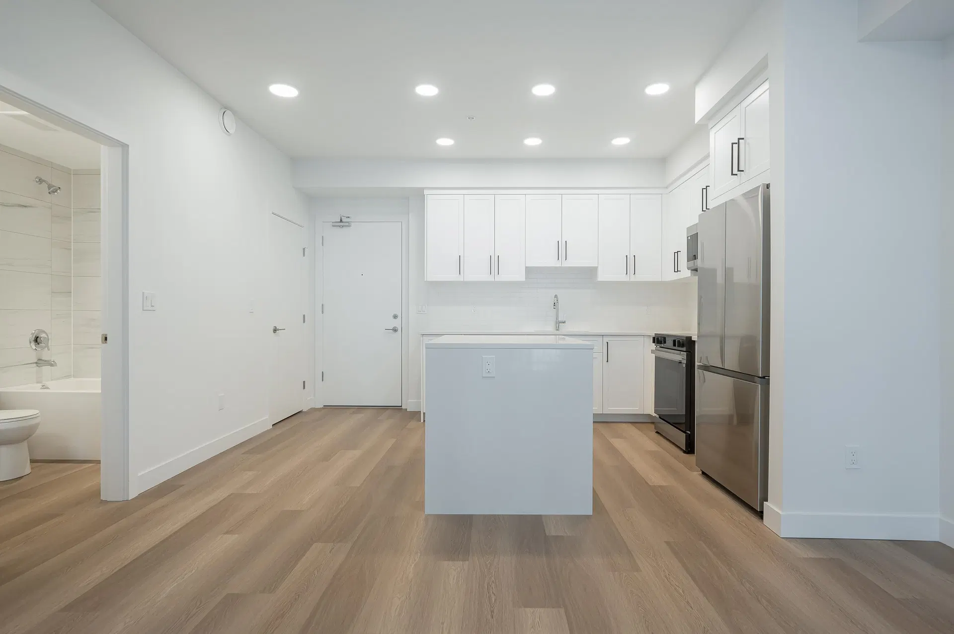 Photo 5 of 25 at #306 – 33820 South Fraser Way