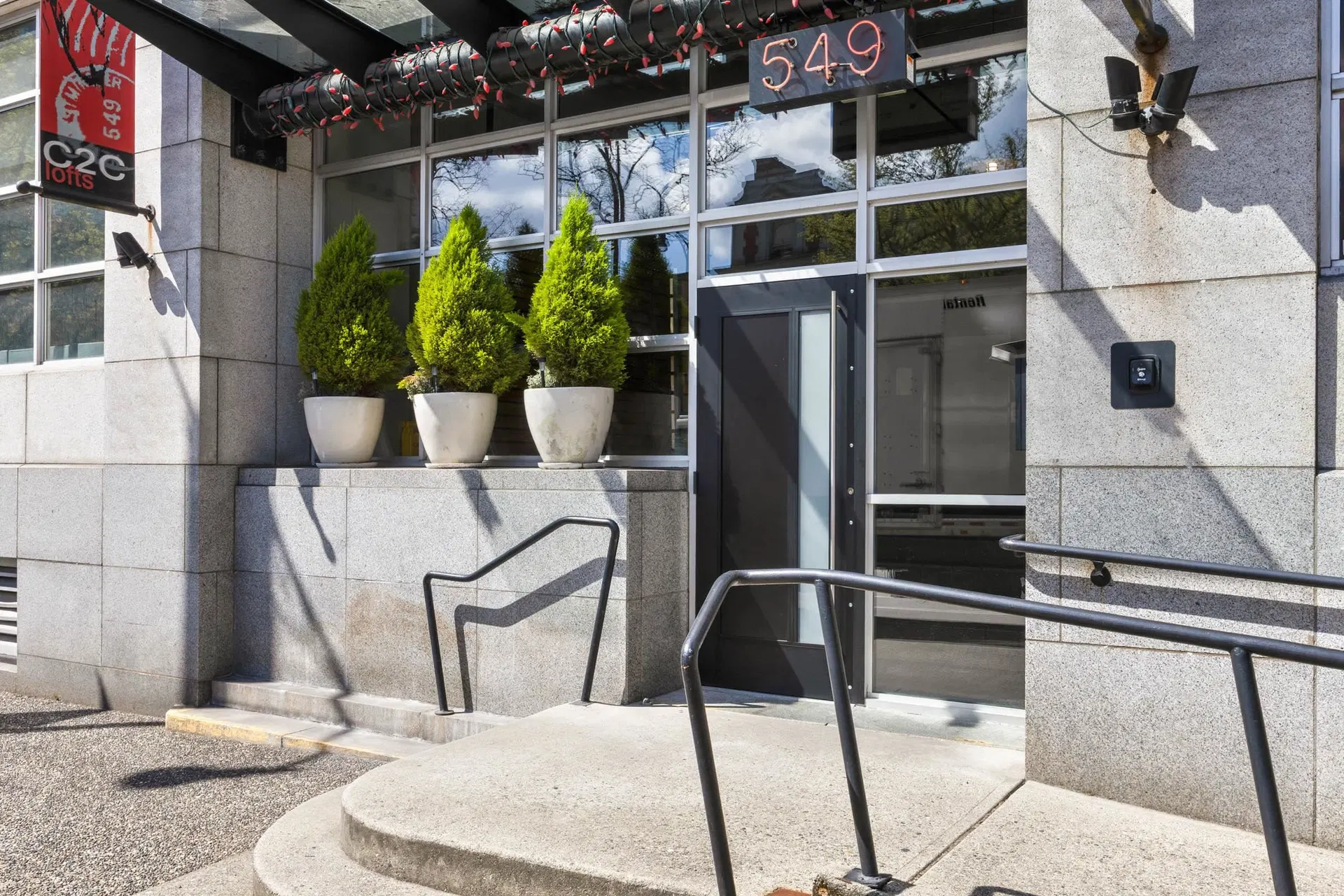 Photo 2 of 31 at #414 – 549 Columbia Street