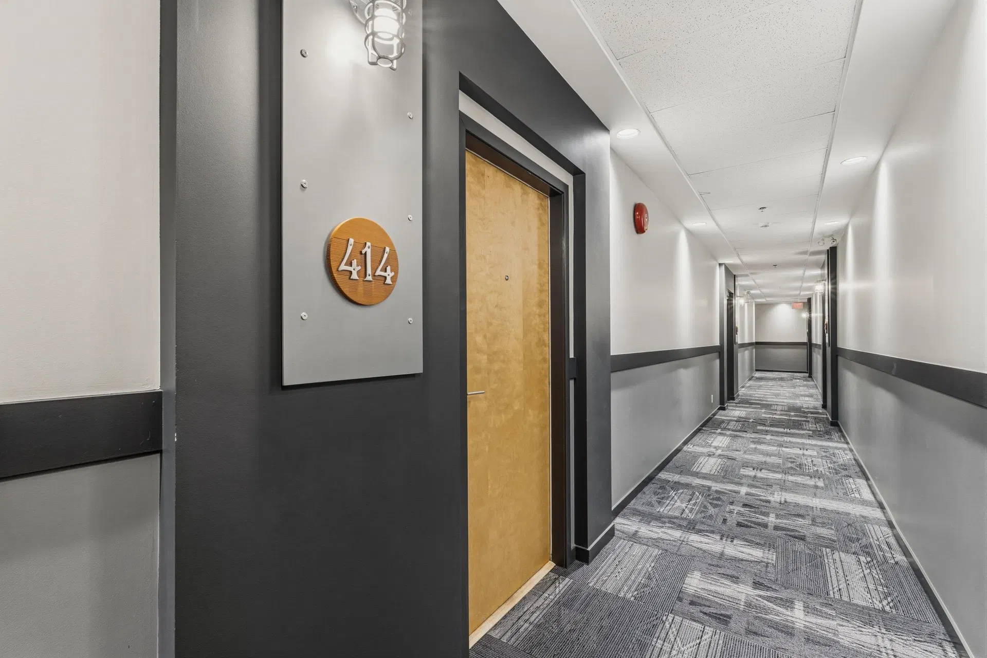 Photo 3 of 31 at #414 – 549 Columbia Street