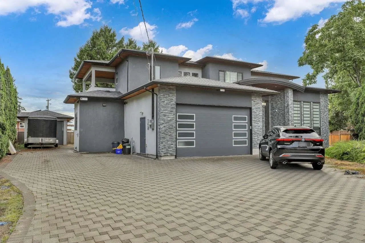 Photo 1 of 40 at 11890 Gilmour Crescent