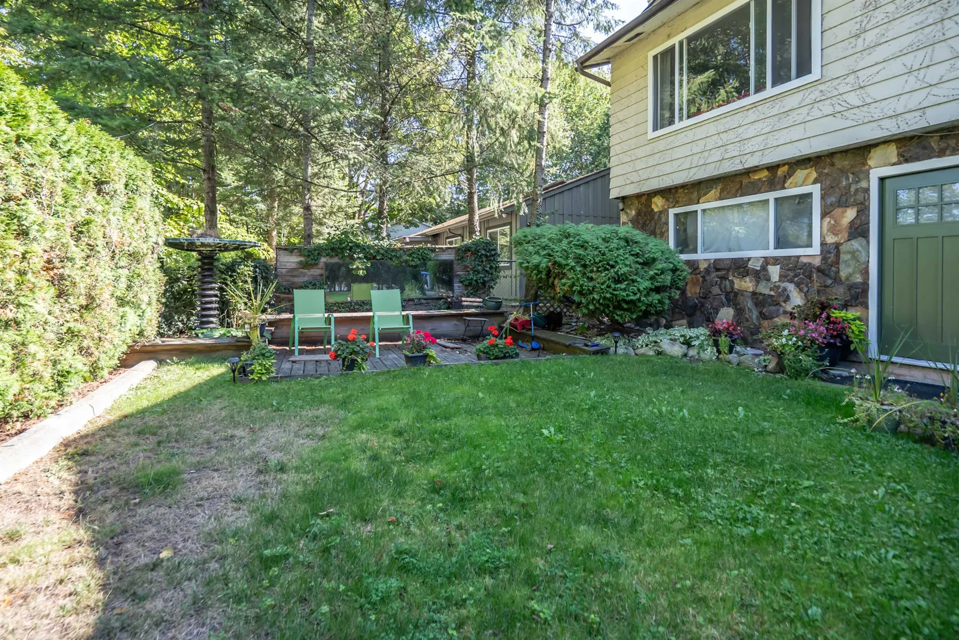 Photo 3 of 30 at 13314 114 Avenue