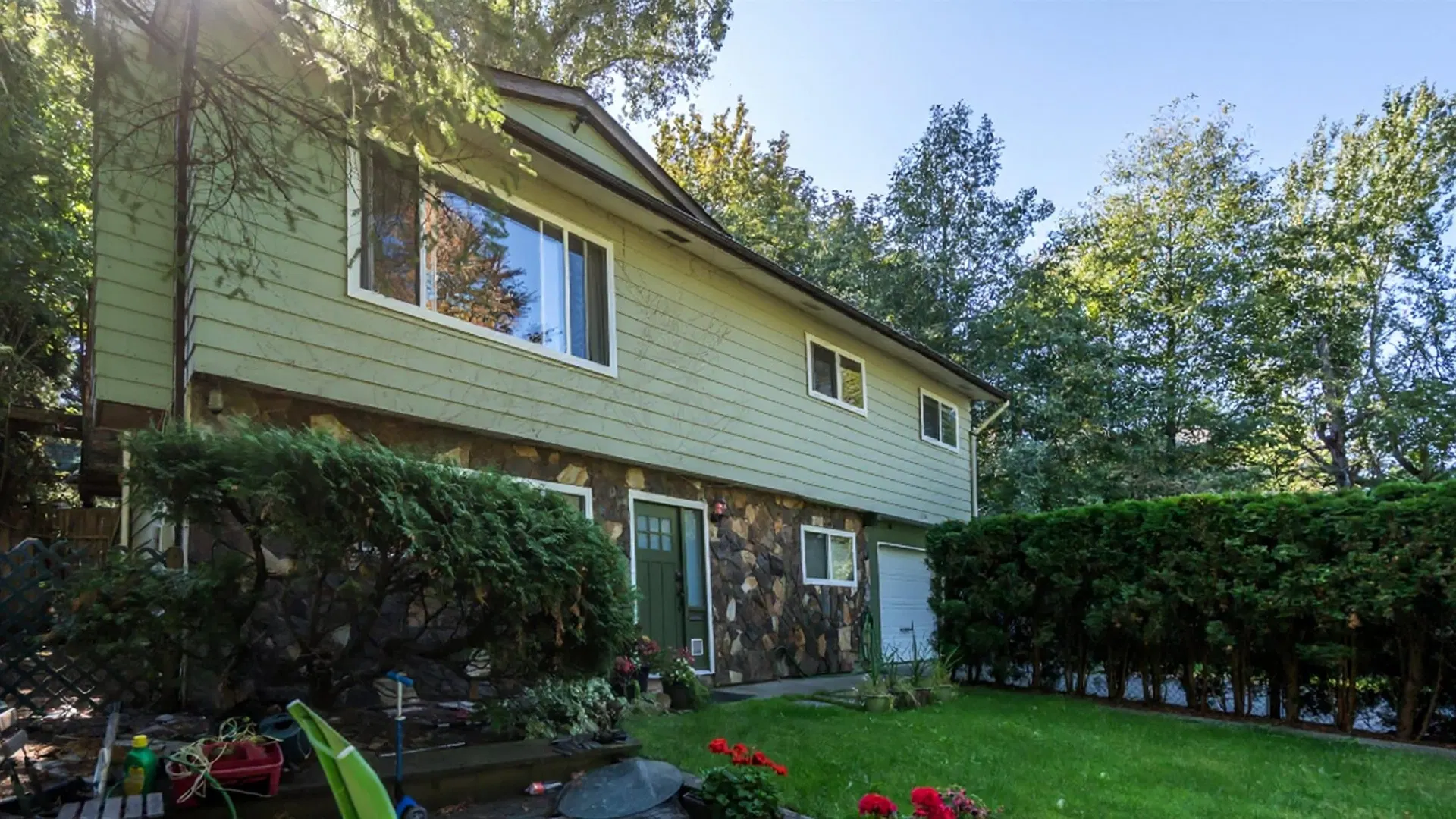 Photo 5 of 30 at 13314 114 Avenue