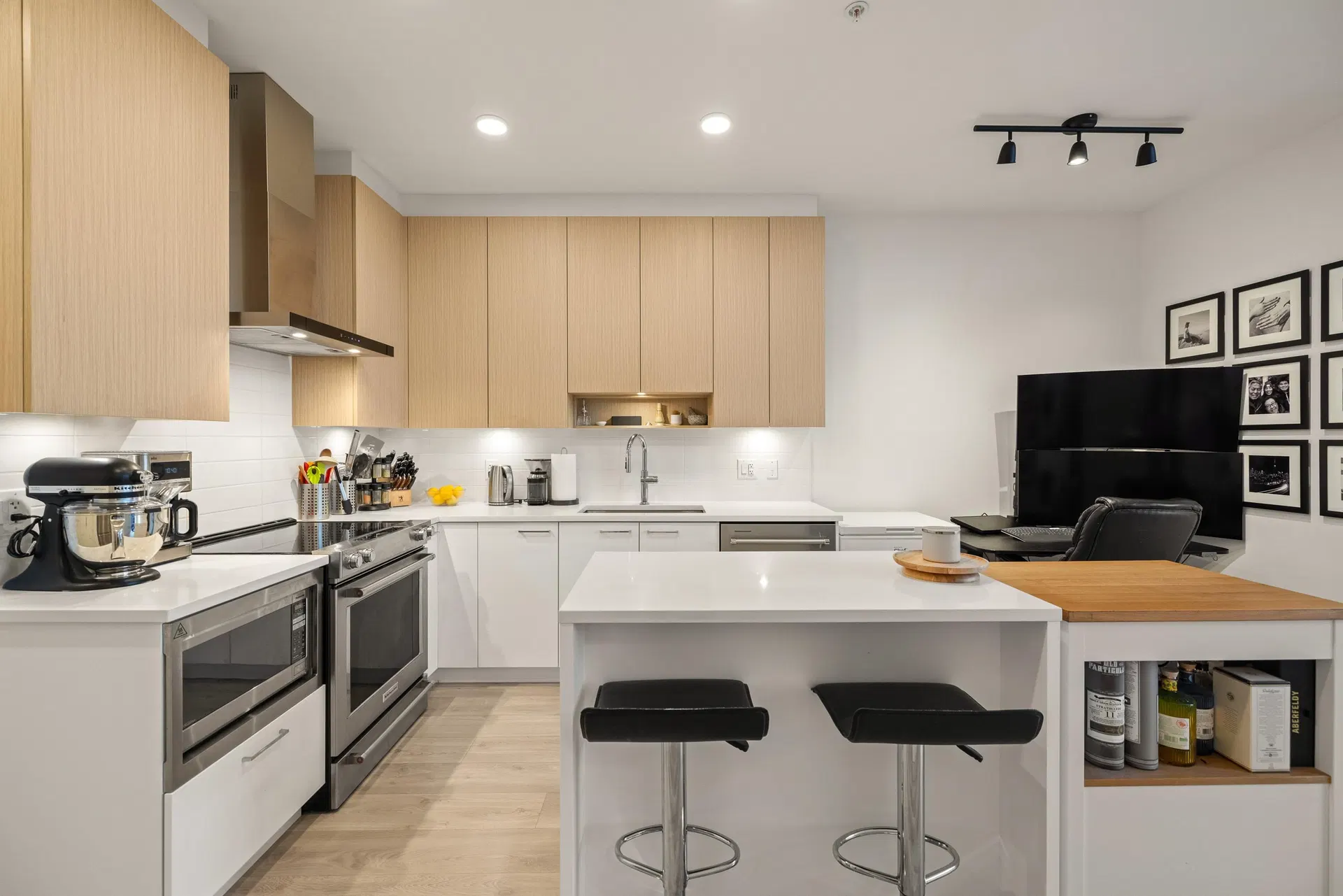 Photo 5 of 40 at #617 – 7588 16th Street