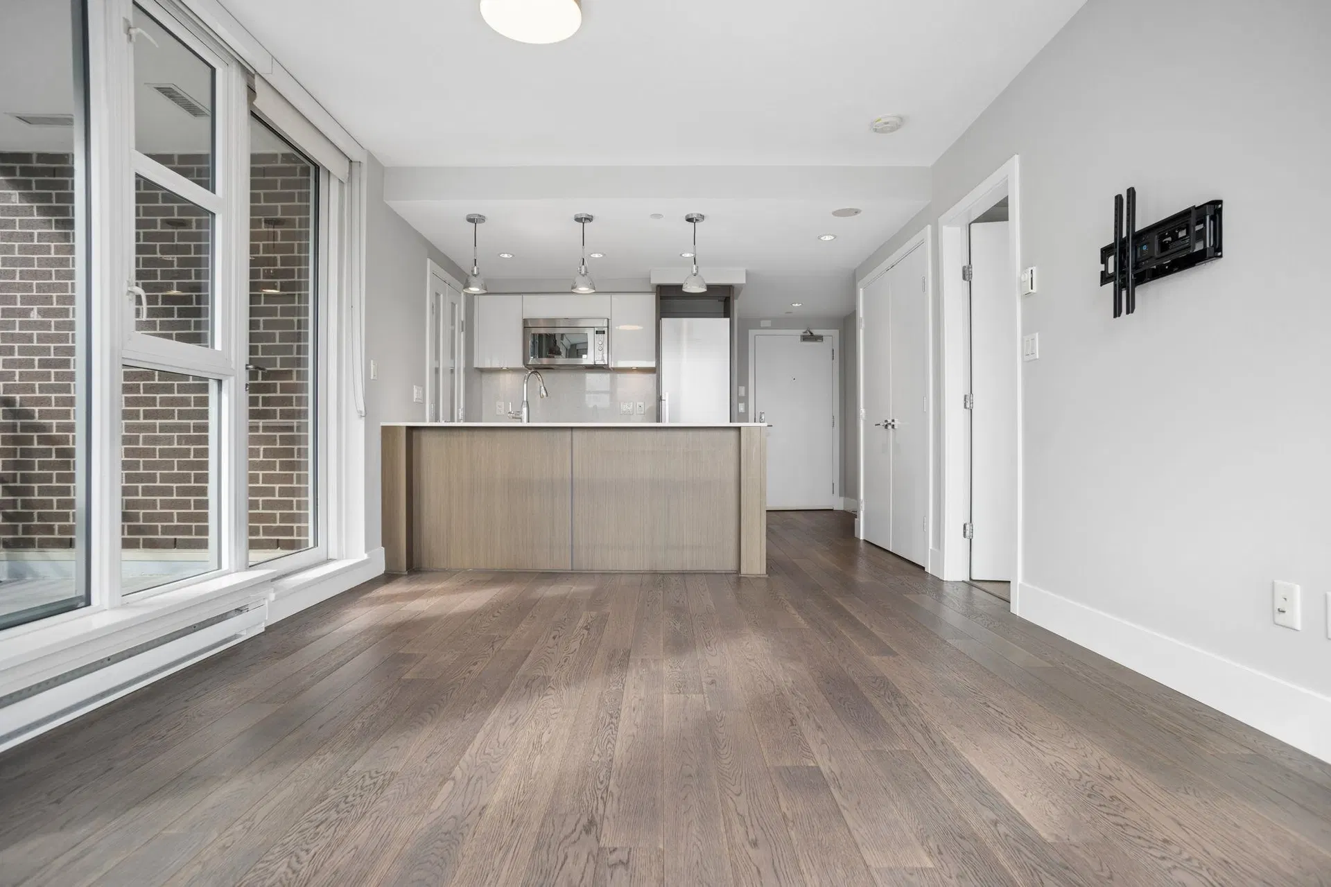 Photo 5 of 20 at #906 – 538 W 7th Avenue