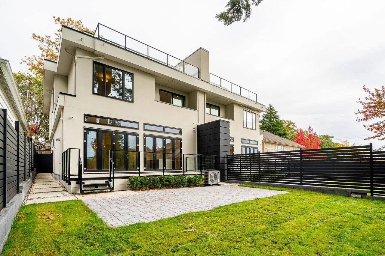 Photo 4 of 35 at #1 – 5061 Blenheim Street