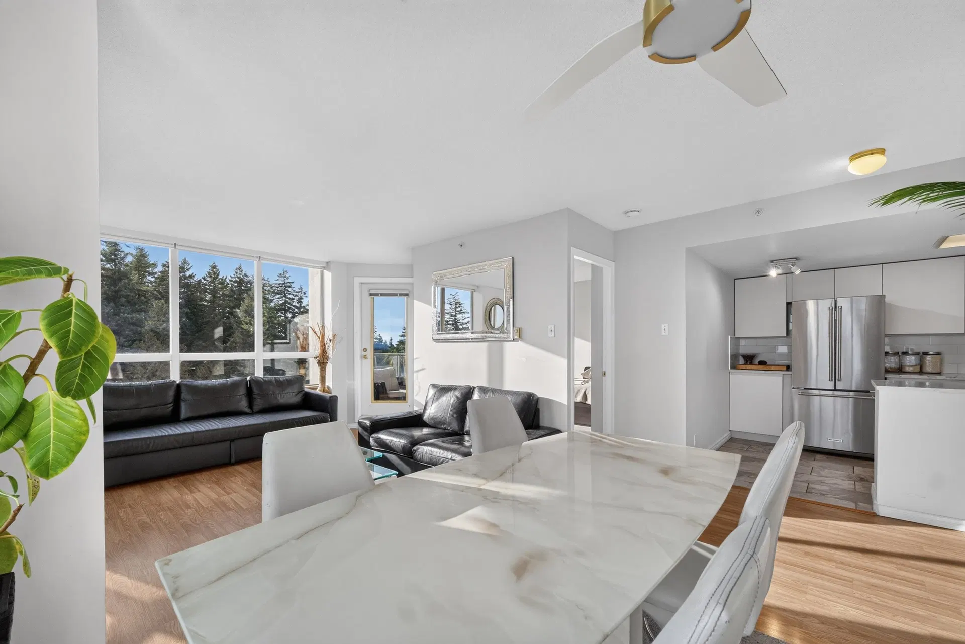 Photo 3 of 40 at #1502 – 10082 148 Street