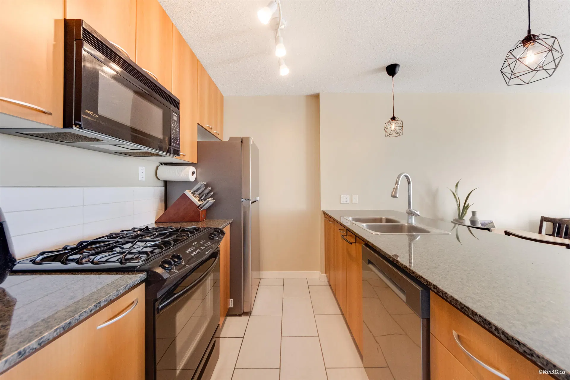 Photo 3 of 17 at #1601 – 7108 Collier Street