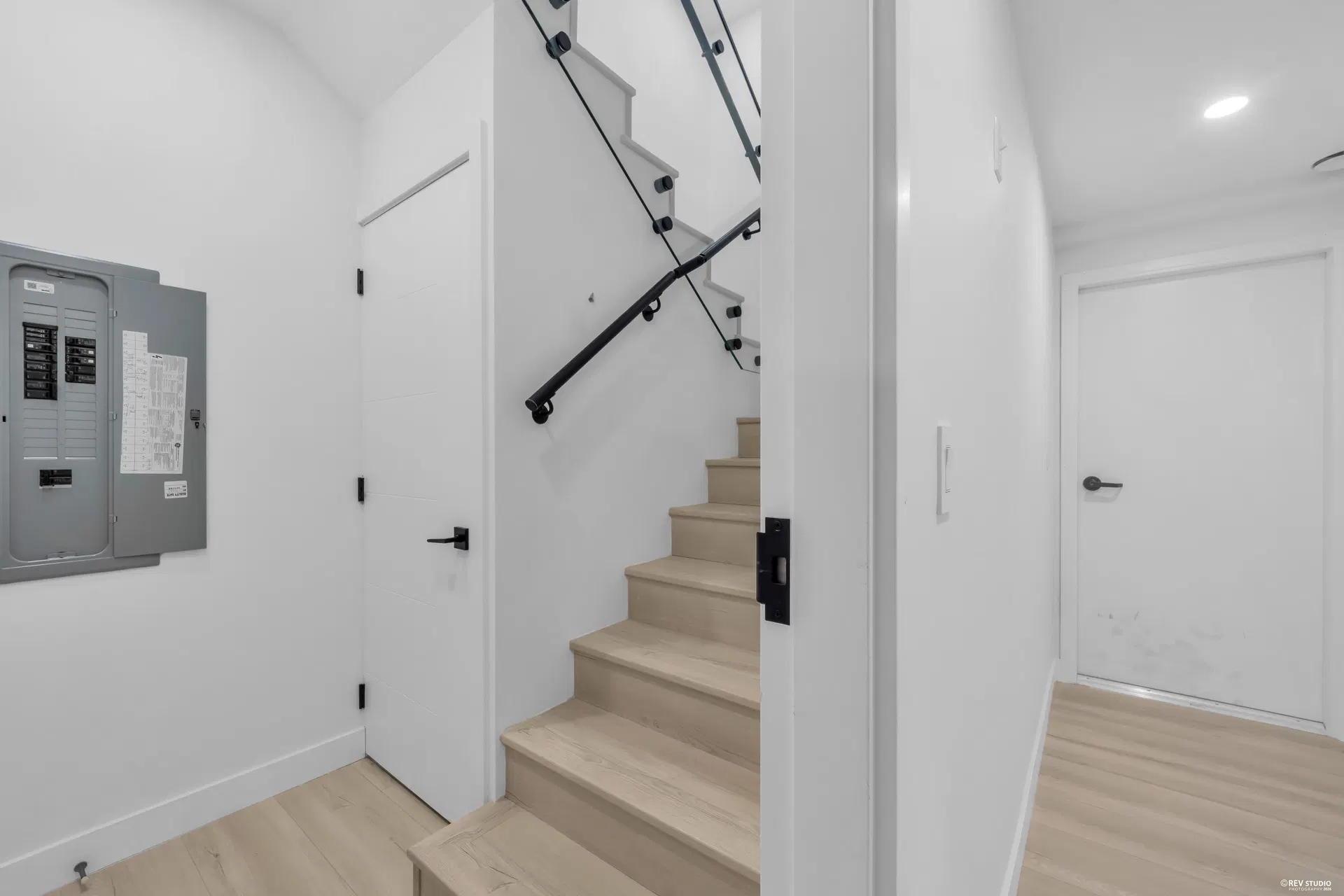 Photo 5 of 33 at #4 – 3800 Pender Street