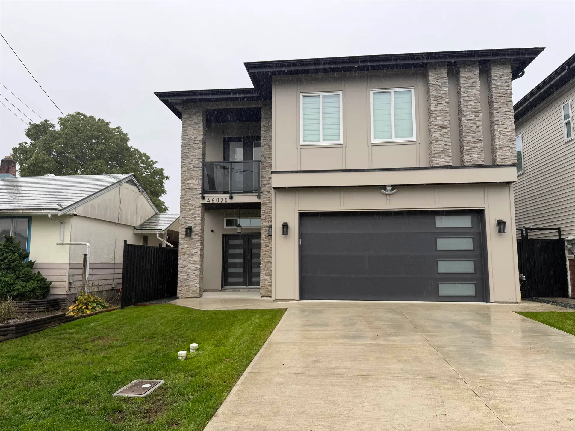 Photo 1 of 28 at 46070 Southlands Crescent