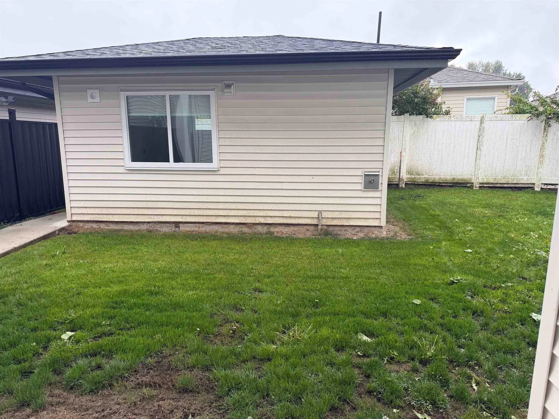 Photo 3 of 28 at 46070 Southlands Crescent