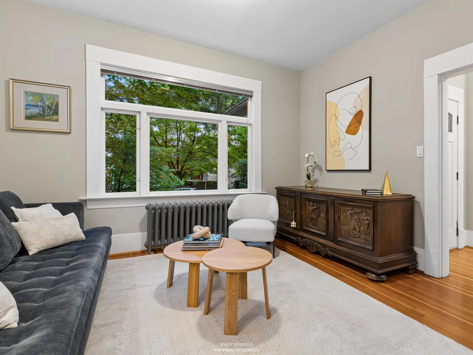 Photo 2 of 40 at 559 W 18th Avenue