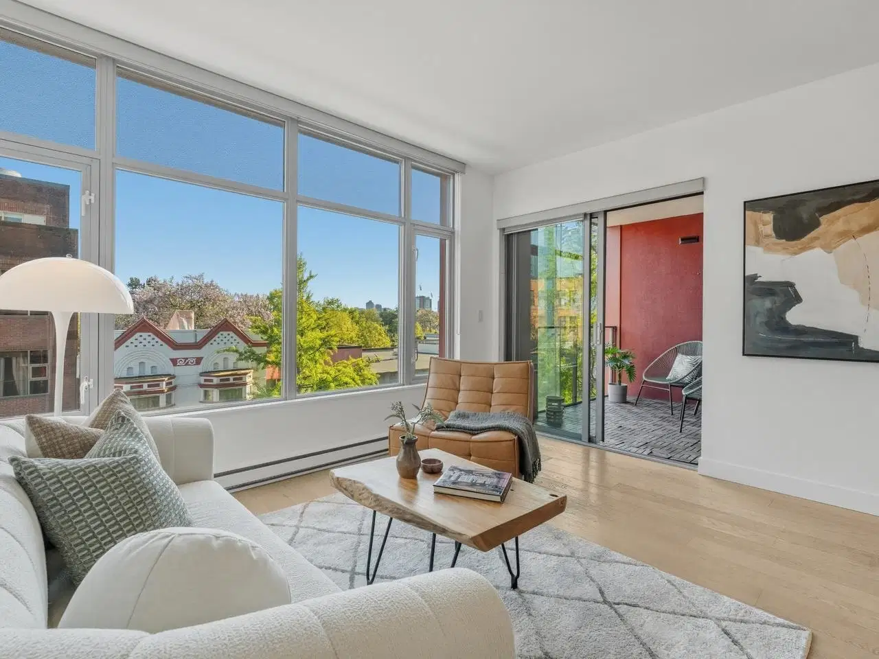 #403 – 71 Pender Street