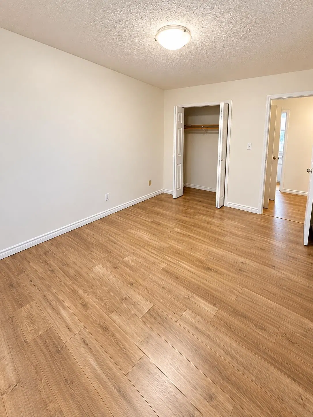 Photo 4 of 7 at #107 – 10468 148th Street