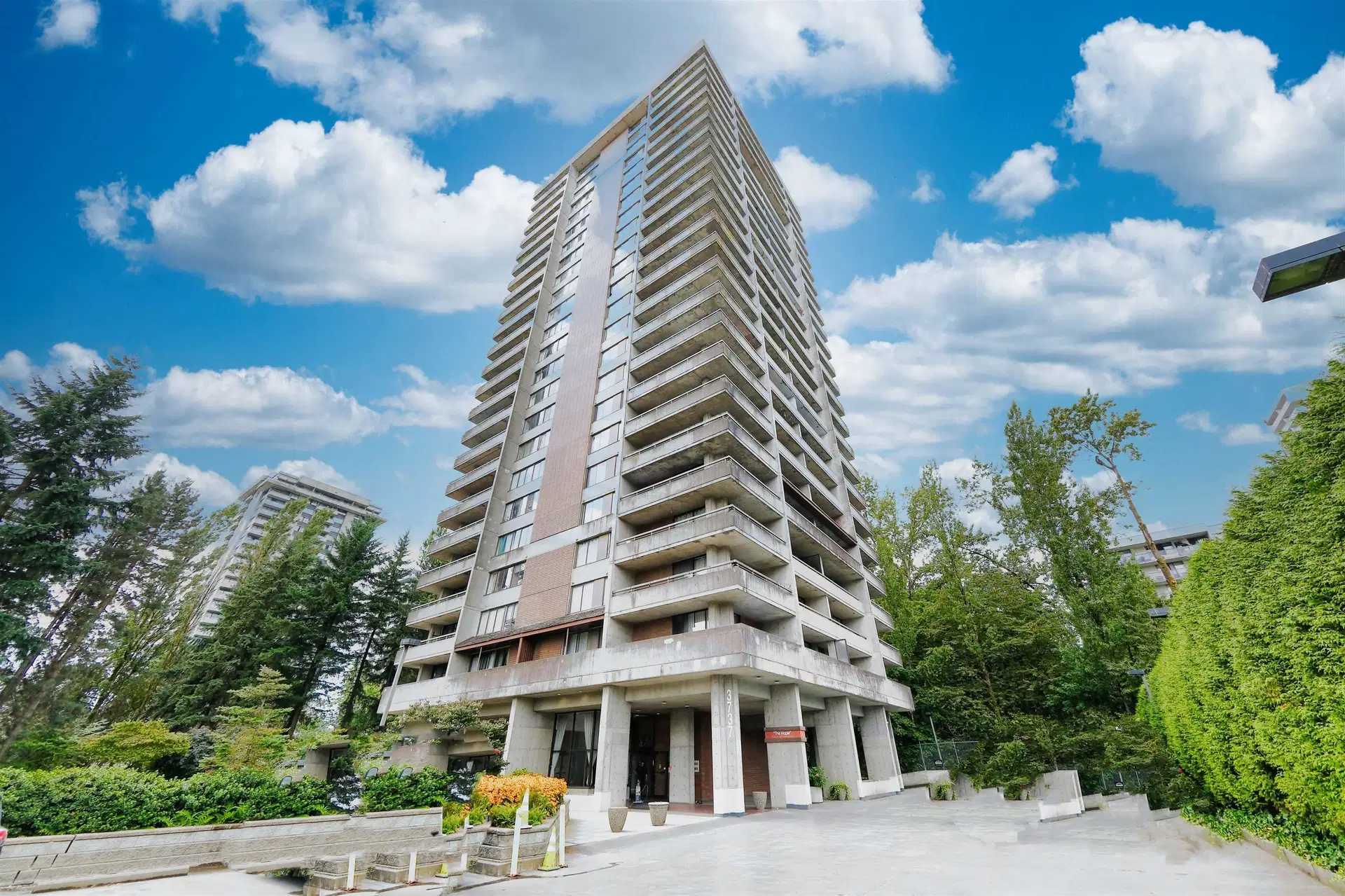 #504 – 3737 Bartlett Court