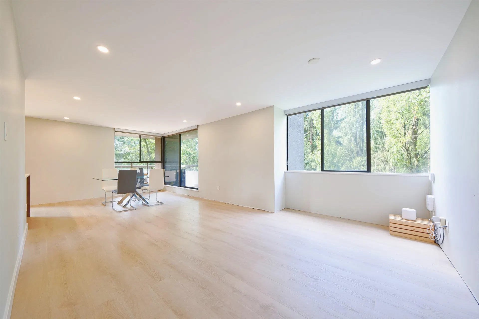 Photo 3 of 32 at #504 – 3737 Bartlett Court