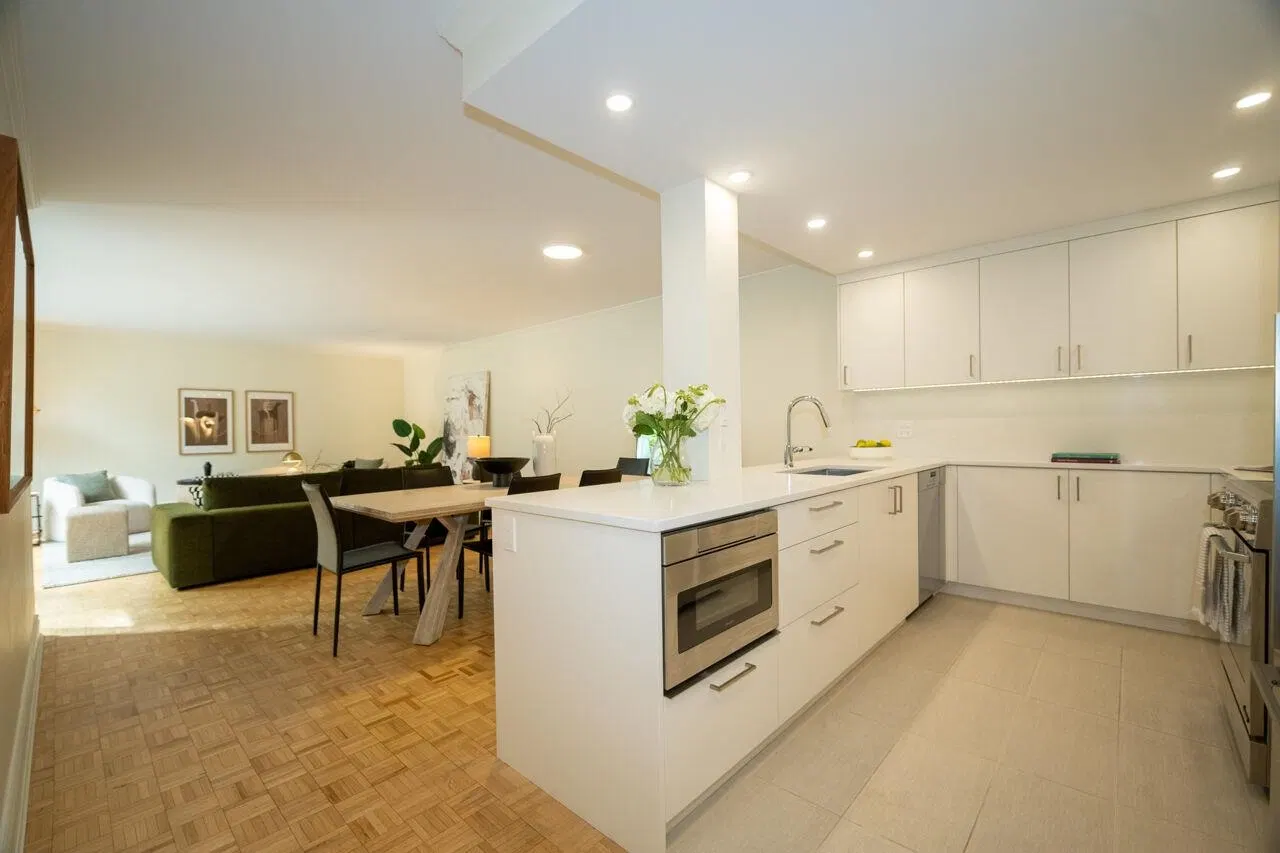 Photo 4 of 21 at #311 – 4900 Cartier Street