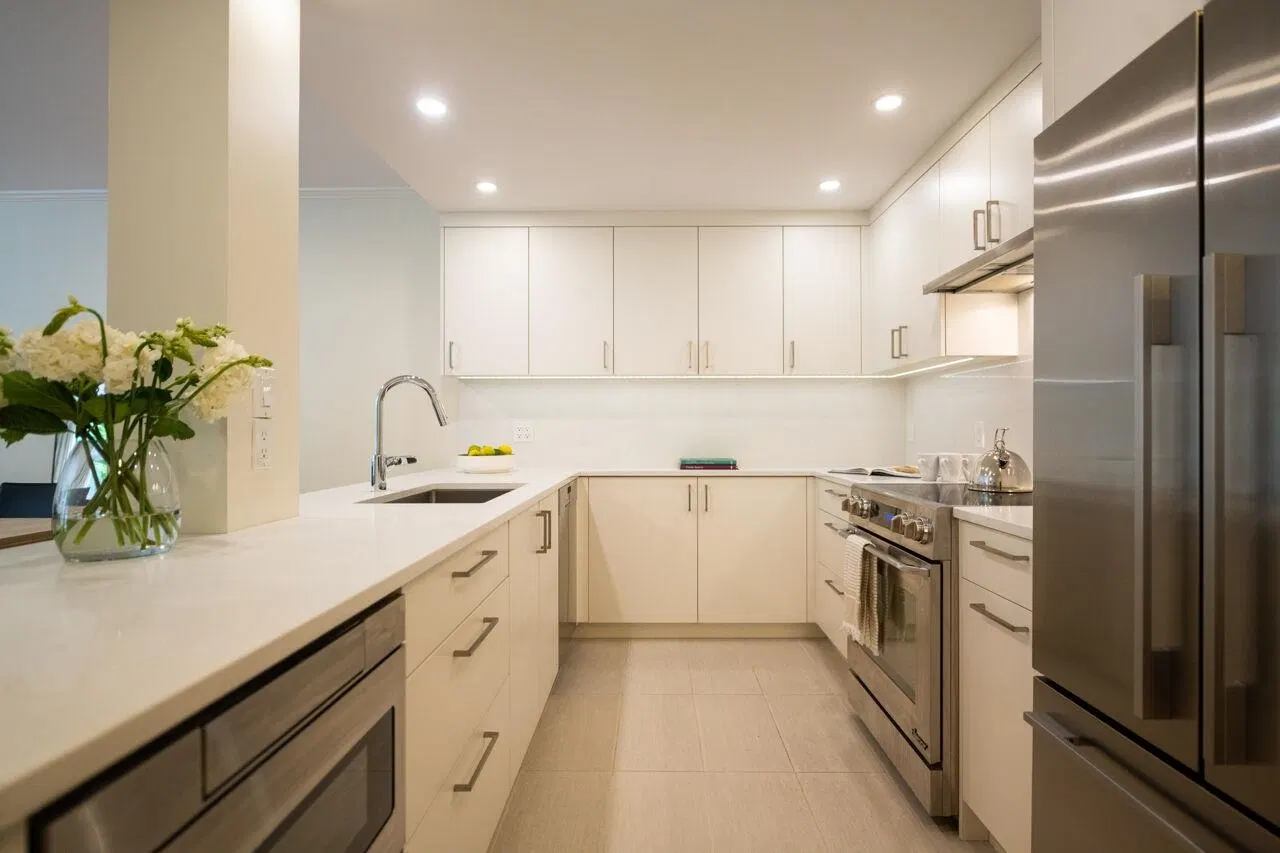 Photo 5 of 21 at #311 – 4900 Cartier Street