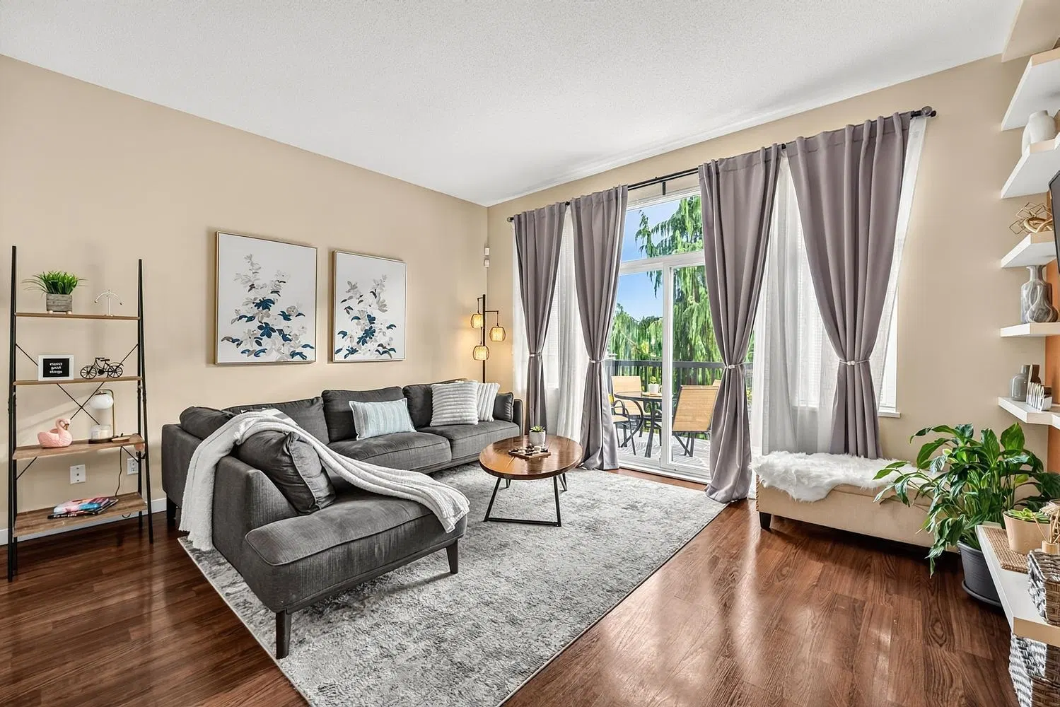 Photo 4 of 36 at #67 – 10415 Delsom Crescent