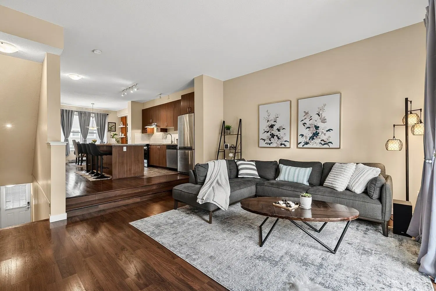 Photo 5 of 36 at #67 – 10415 Delsom Crescent