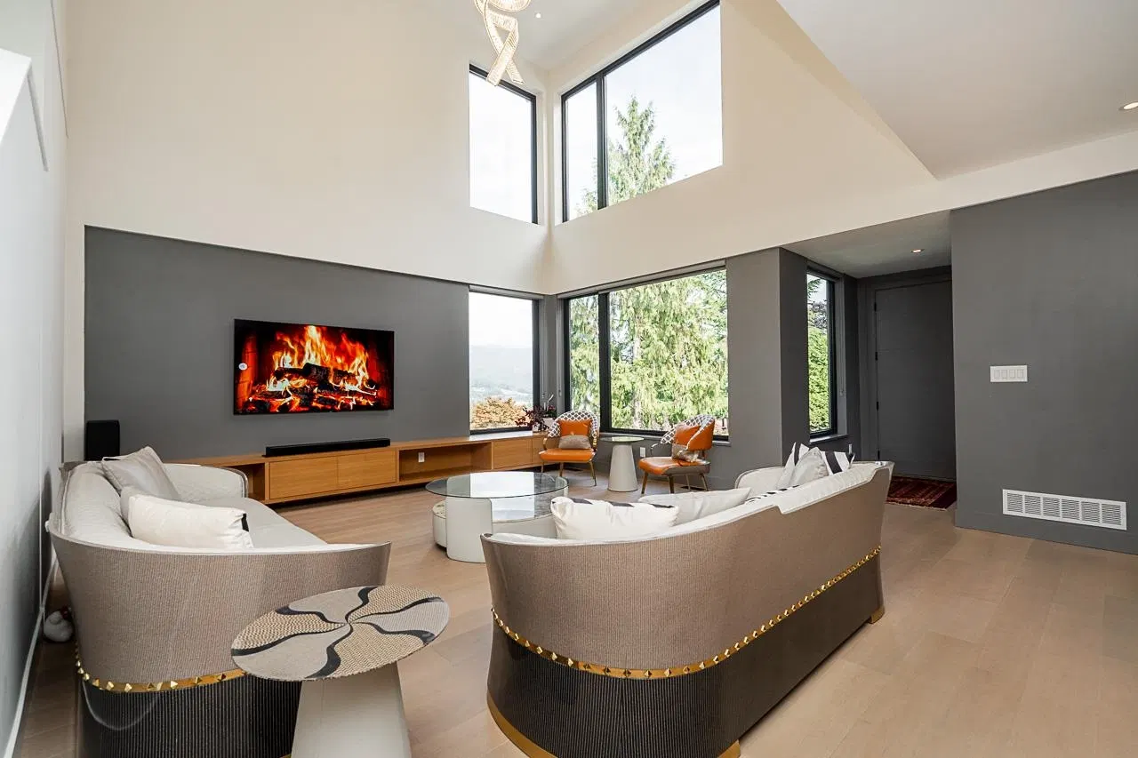 Photo 4 of 40 at 3170 Capstan Crescent