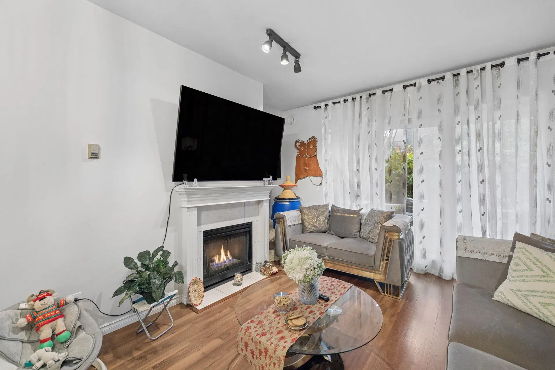 Photo 2 of 18 at #102 – 2109 Rowland Street