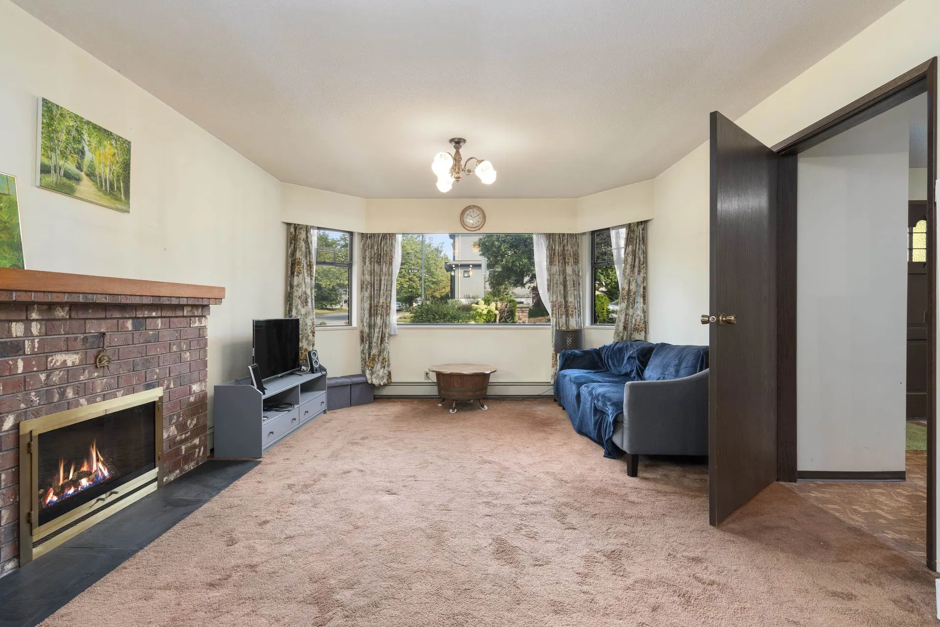 Photo 4 of 40 at 1594 W 68th Avenue