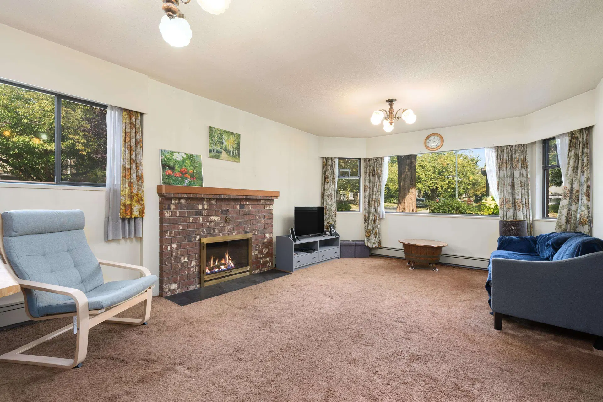 Photo 5 of 40 at 1594 W 68th Avenue
